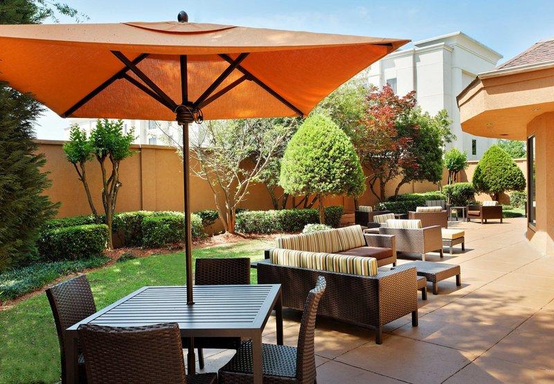 Courtyard Mobile Hotell Exteriör bild