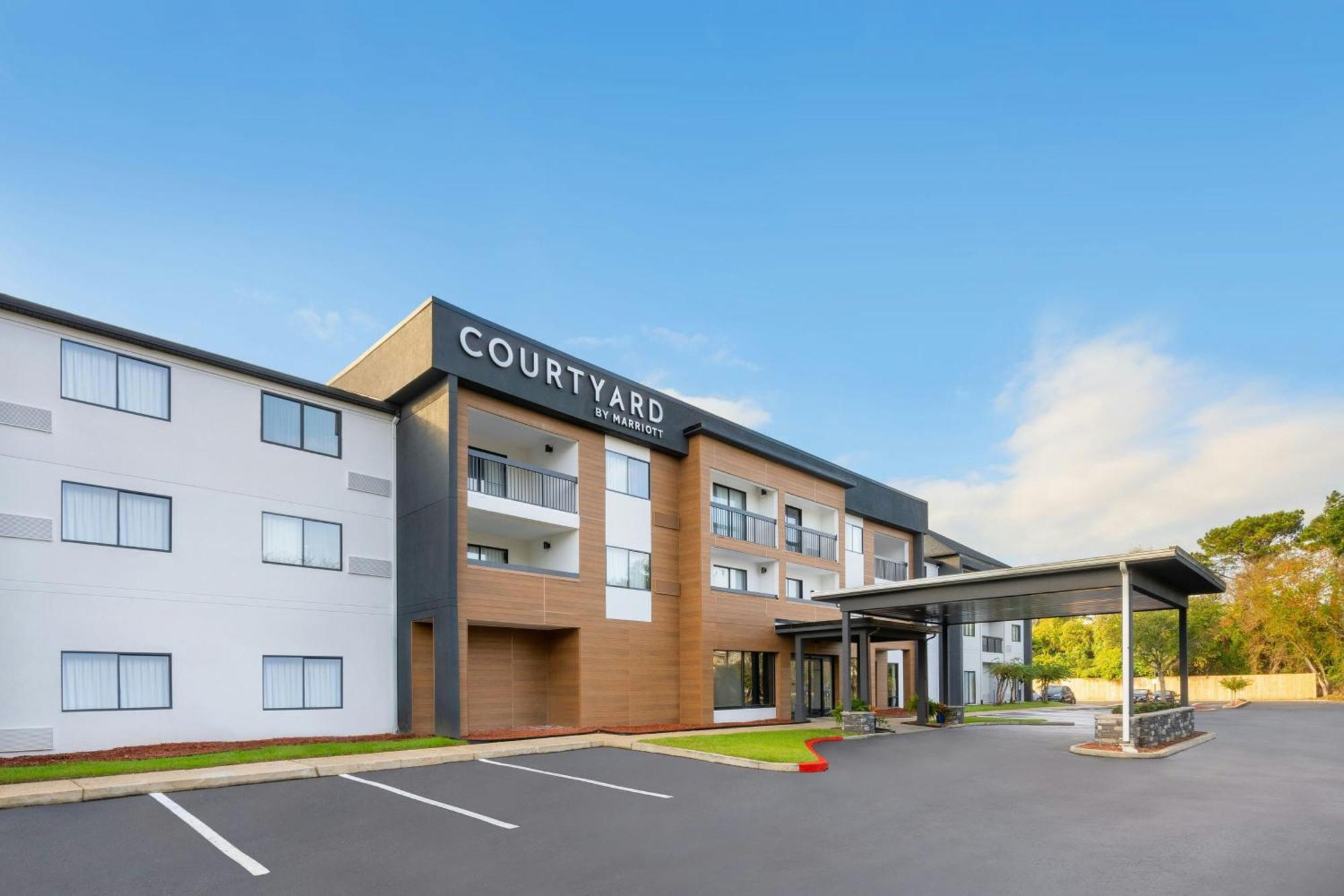 Courtyard Mobile Hotell Exteriör bild